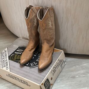 Dan Post Tan leather and suede womens Western boots